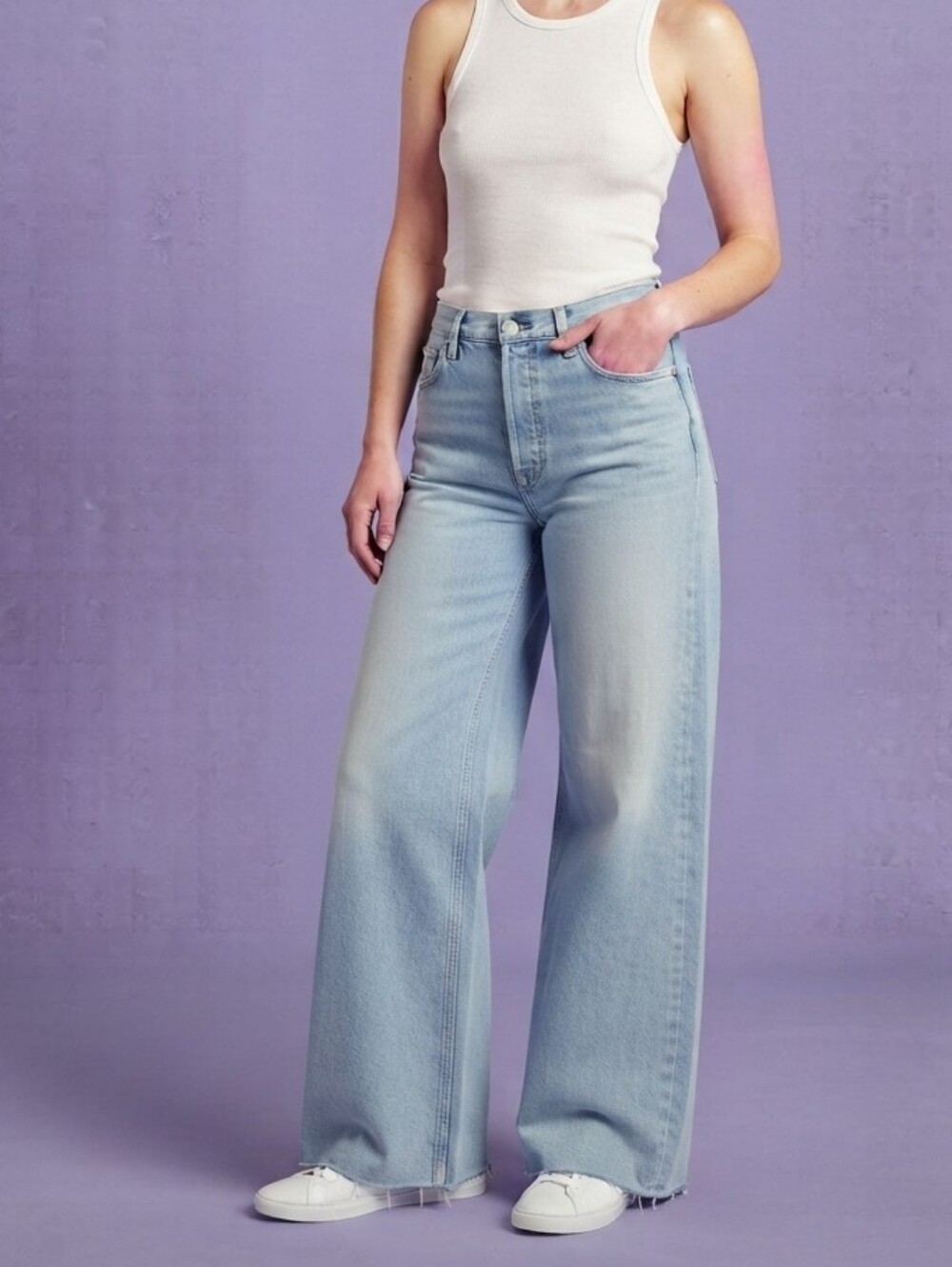 NWT Cello Ultra High-Waist Wide-Leg Light Wash Jeans Size 11